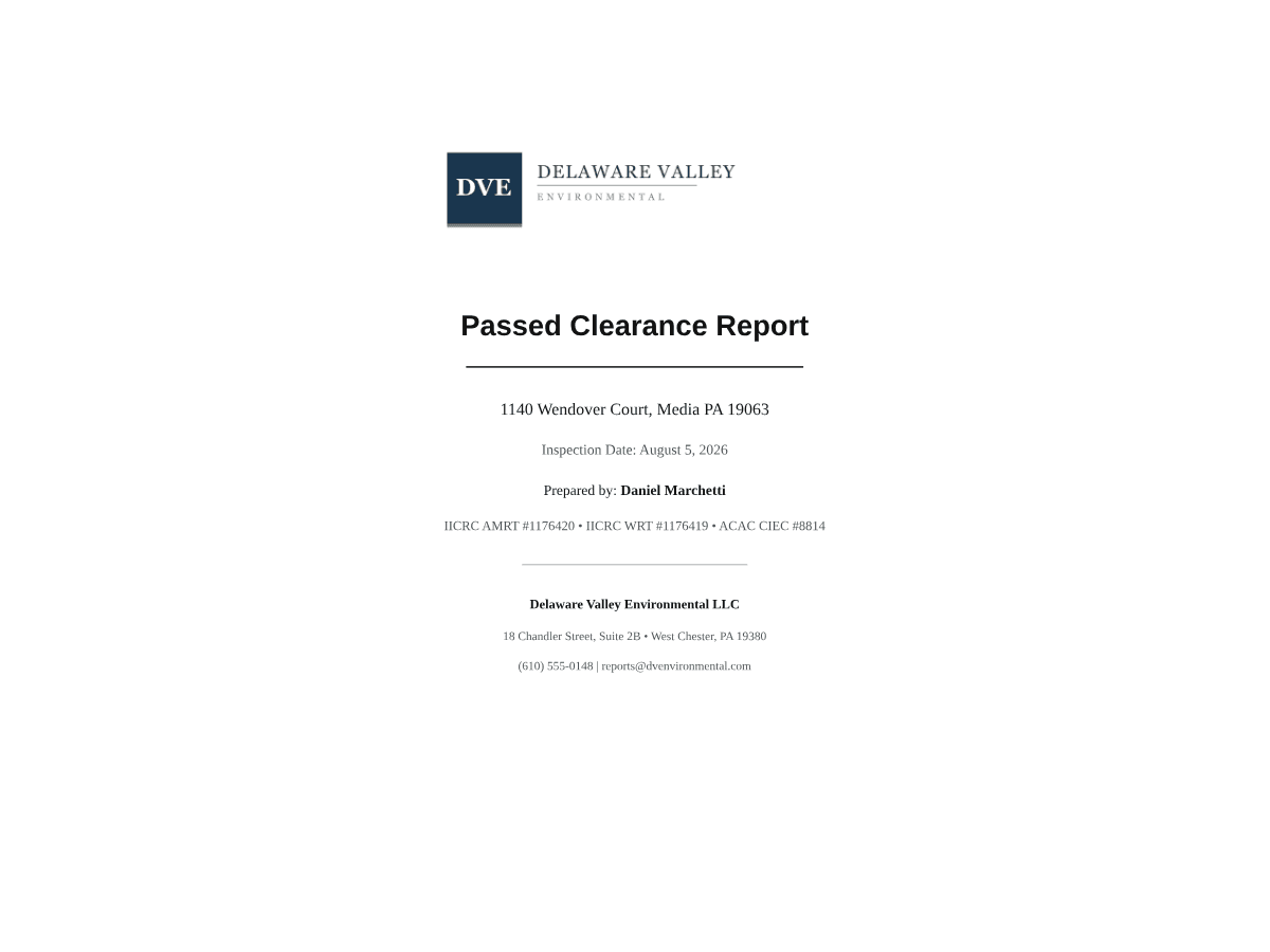 Cover page of the MoldMind clearance report — passed clearance determination, inspector credentials, laboratory comparison against the first visit.
